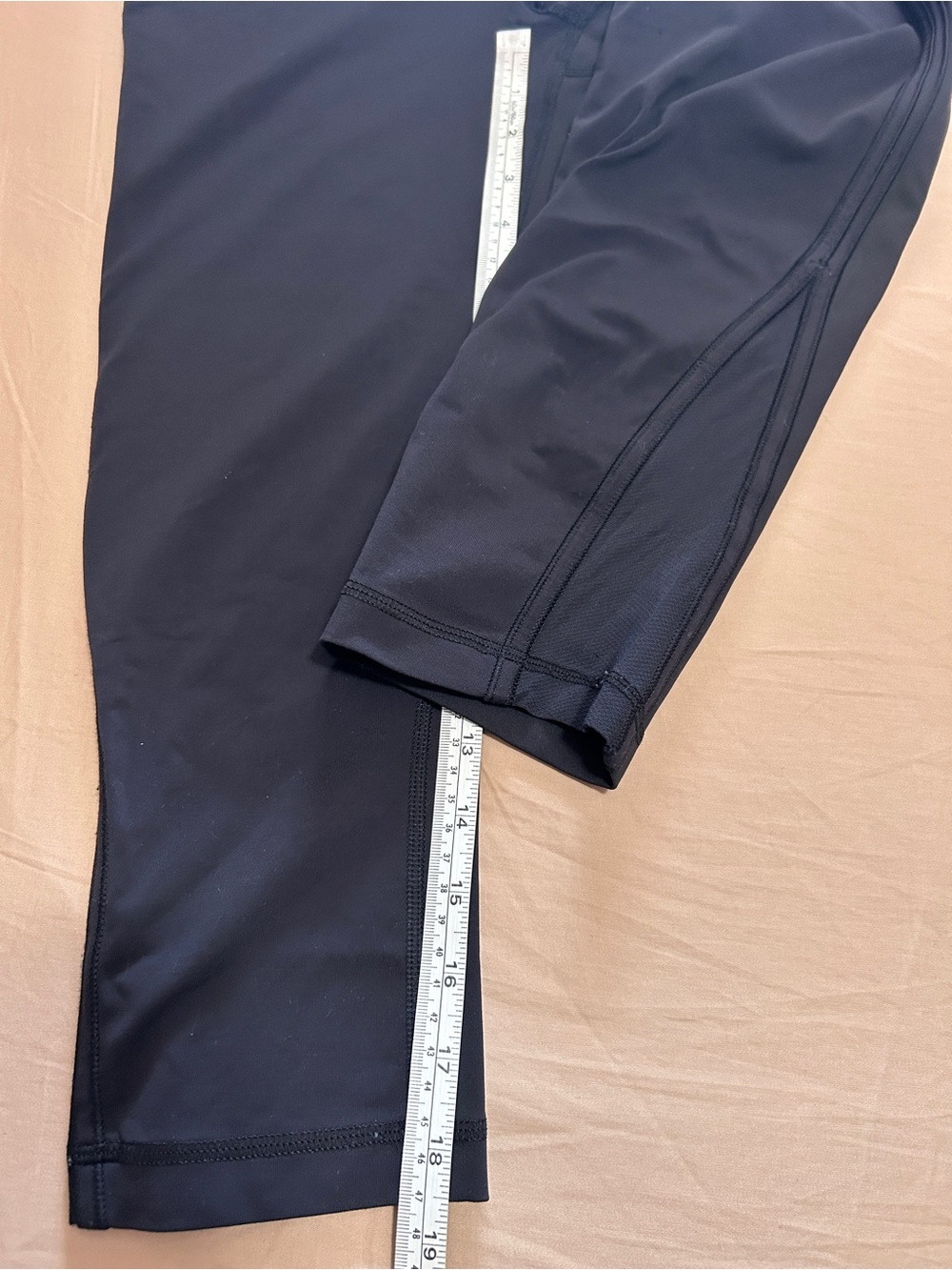 Lululemon Up The Pace Crop Leggings sz 6 - Picture 9 of 9